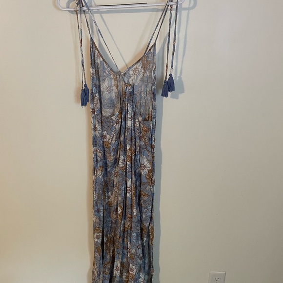 Floral Jumpsuit in great condition. Perfect for the summer. - Picture 2 of 7